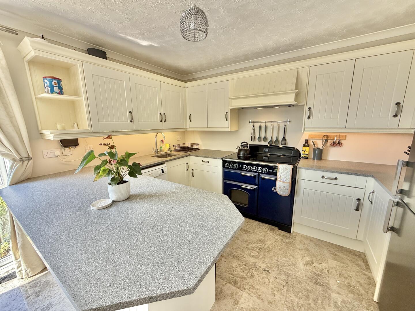 3 bed property in Valley Close, Truro